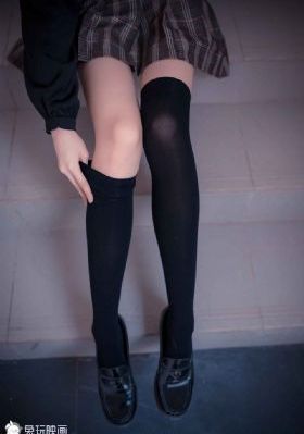 日韩制服图片_BD韩语迅雷电影在线